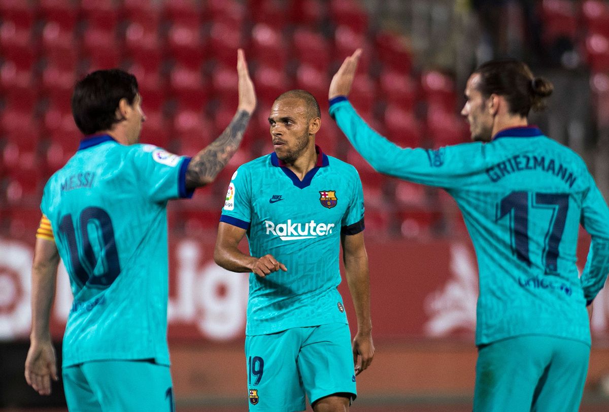 Messi y Griezmann, junto a Braithwaite