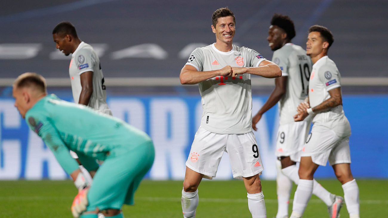 Lewandowski celebra un gol con el Bayern ante el FC Barcelona