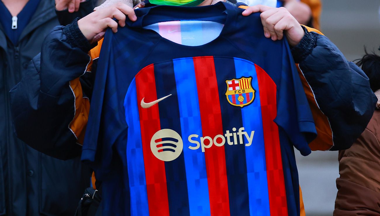 Aanmoediging Papa Mysterieus Madness with the sales of the first equipación of the Barça