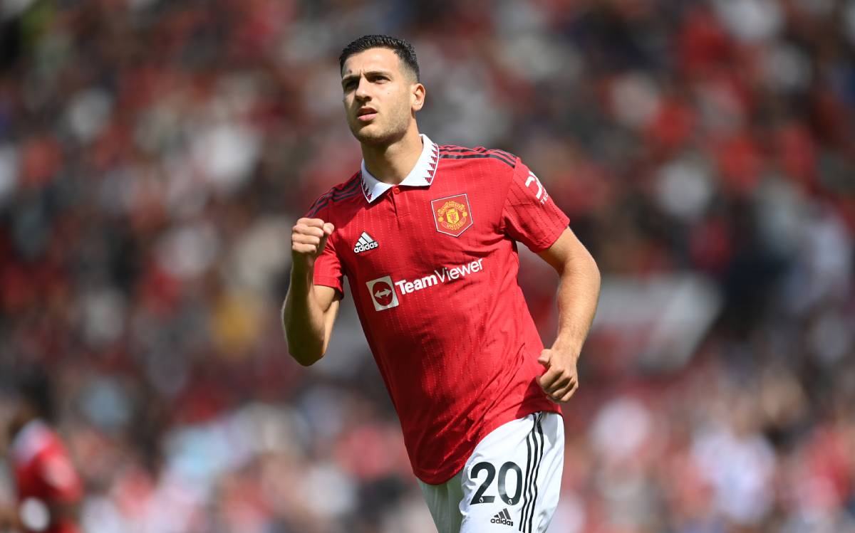 Diogo Dalot, on Barça's radar for next summer