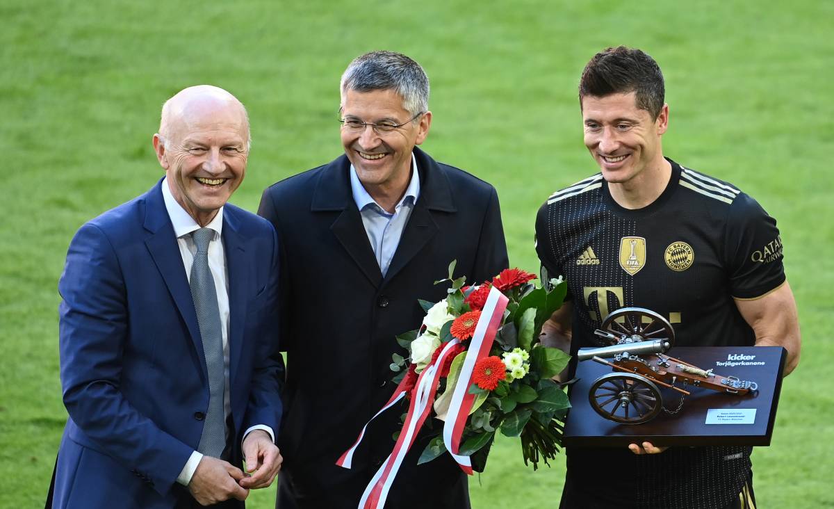 Herbert Hainer and Robert Lewandowski