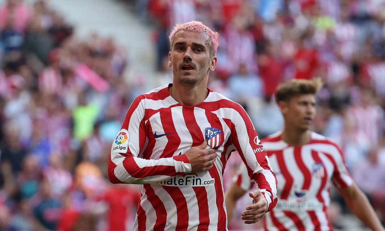Antoine Griezmann gets 'wet' with his time at FC Barcelona