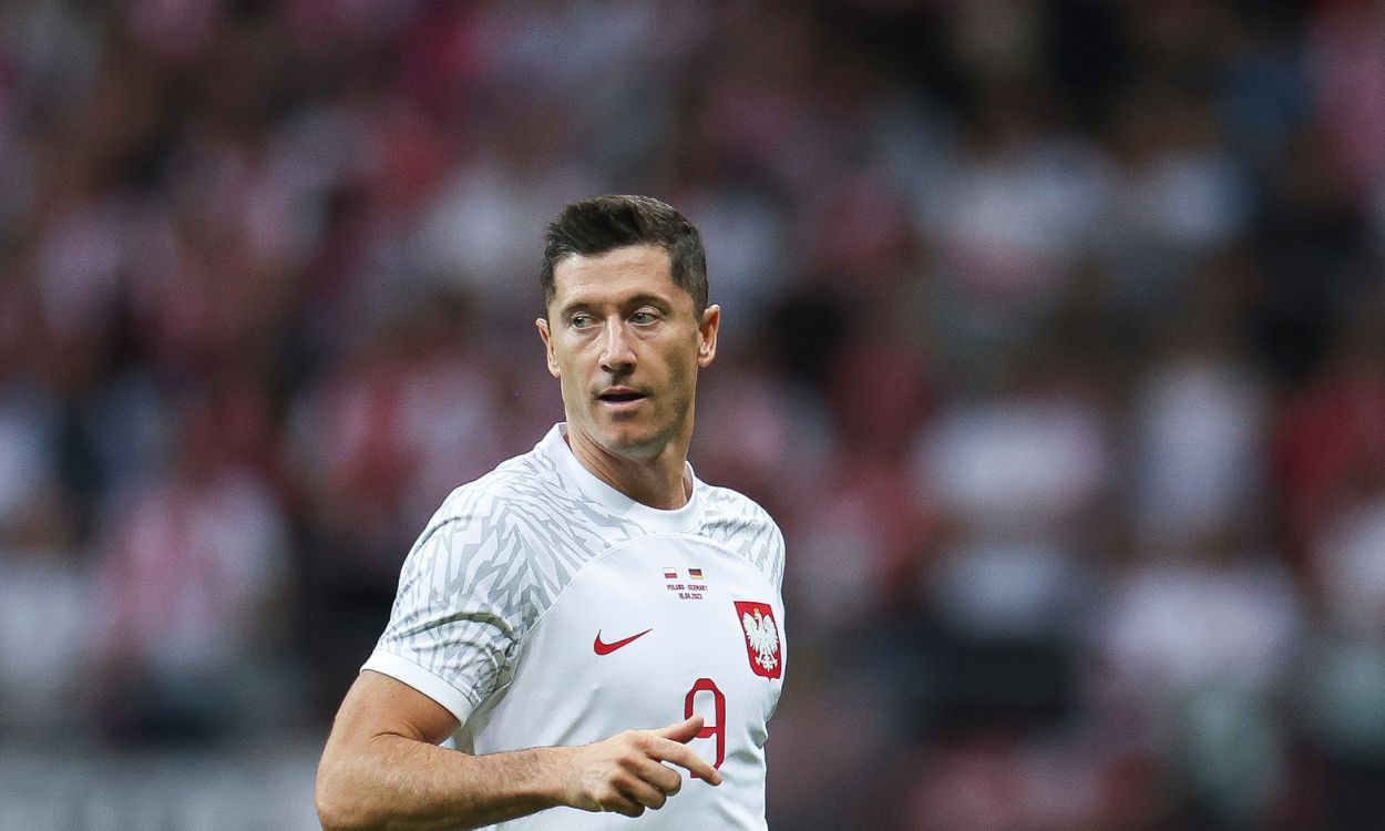 FC Barcelona Receive Saudi Transfer Offer For Misfiring Lewandowski