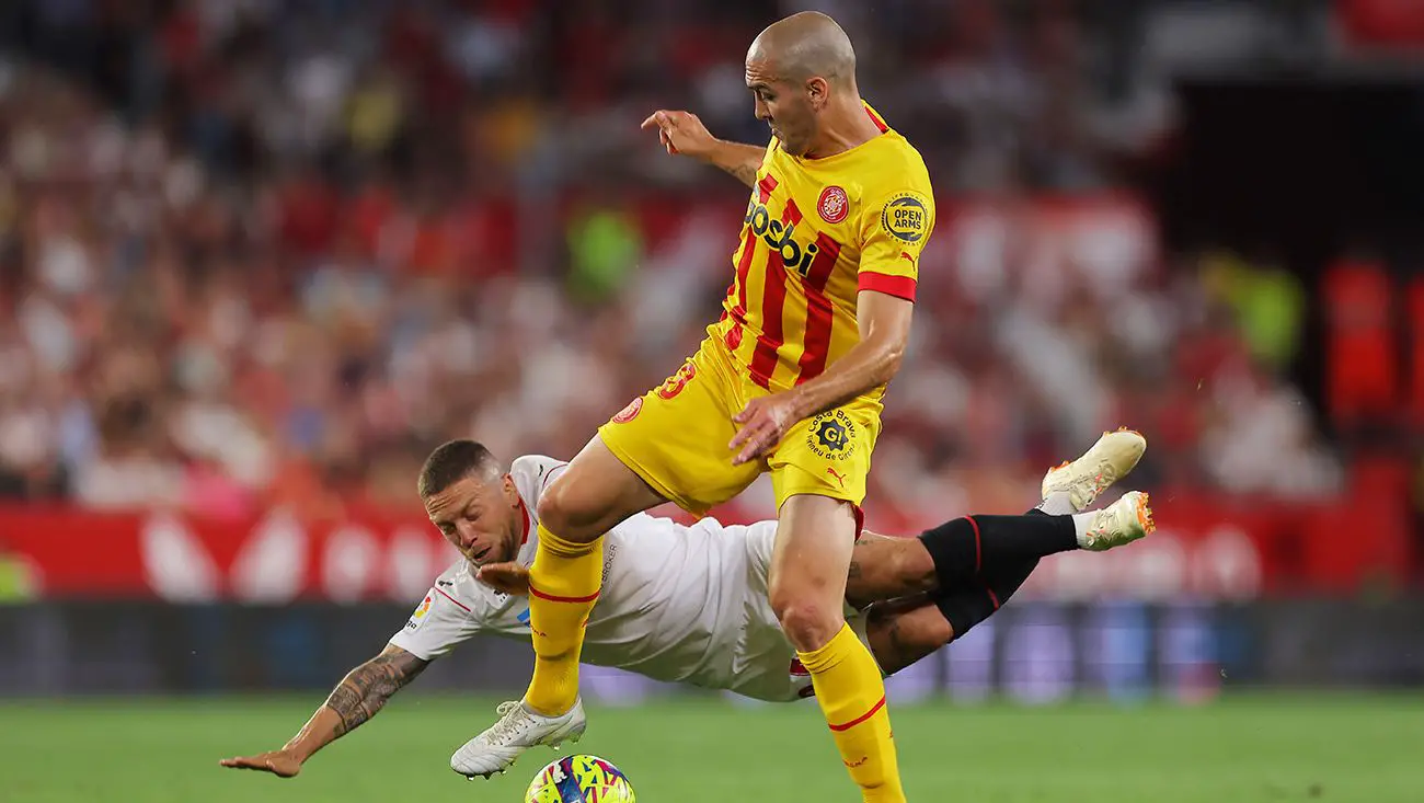 Oriol Romeu durante un partido con el Girona