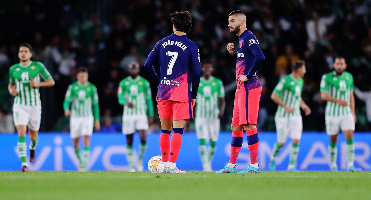 Joao Félix y Carrasco contra el Real Betis