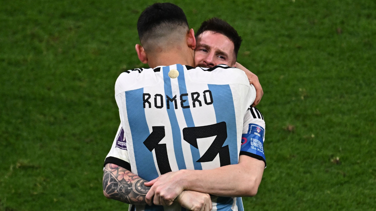 Leo Messi y Cristian Cuti Romero con la selección argentina