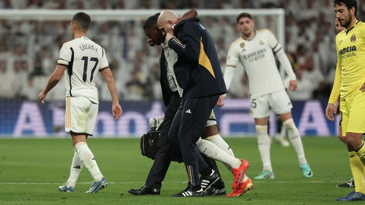 David Alaba retirándose del campo lesionado