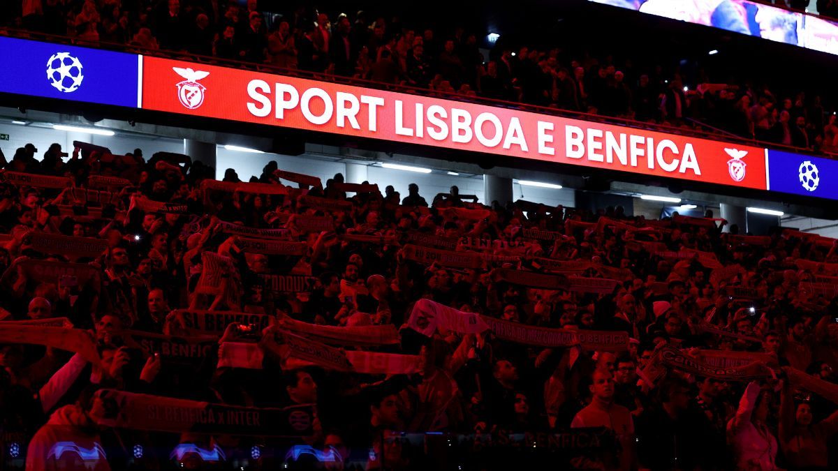 Estadio del Benfica en una noche de Champions League