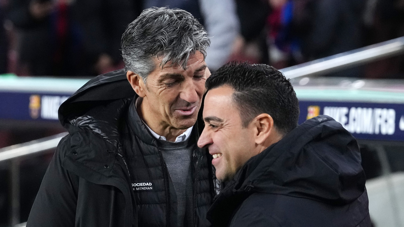 Imanol Alguacil y Xavi Hernández después del duelo entre el FC Barcelona y la Real Sociedad en los cuartos de final de la Copa del Rey 2023