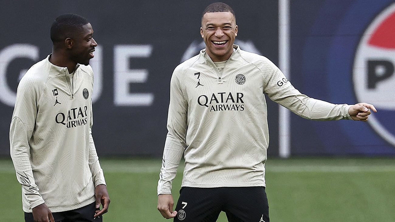 Ousmane Dembélé y Kylian Mbappé en un entrenamiento con el PSG