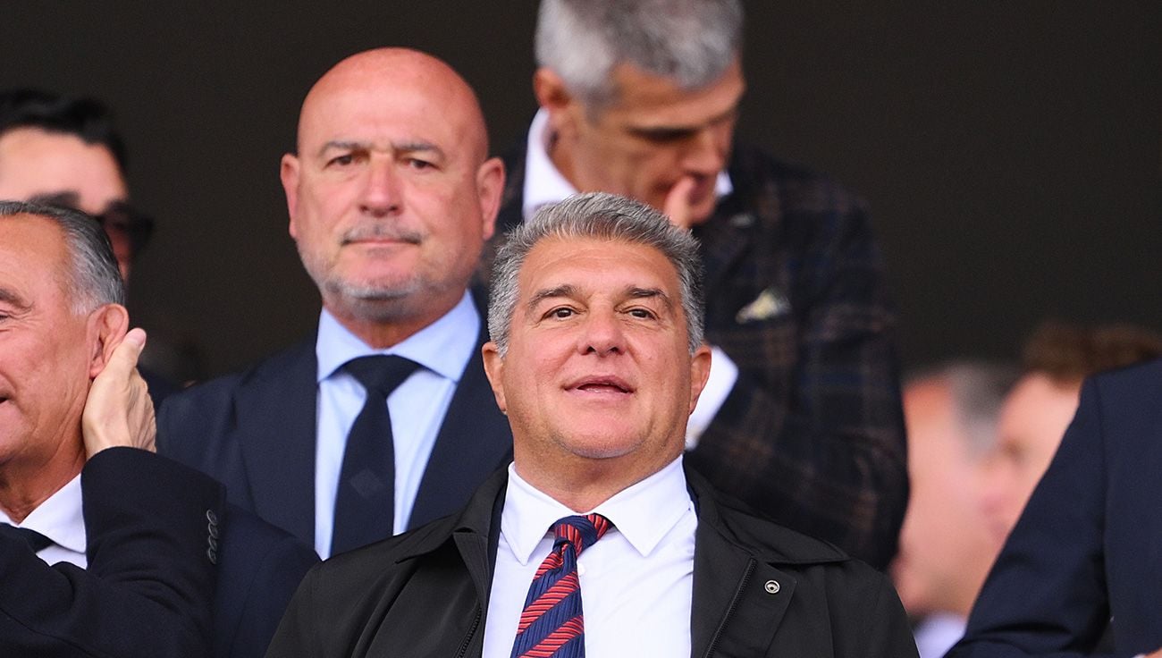 Joan Laporta en el palco durante un partido