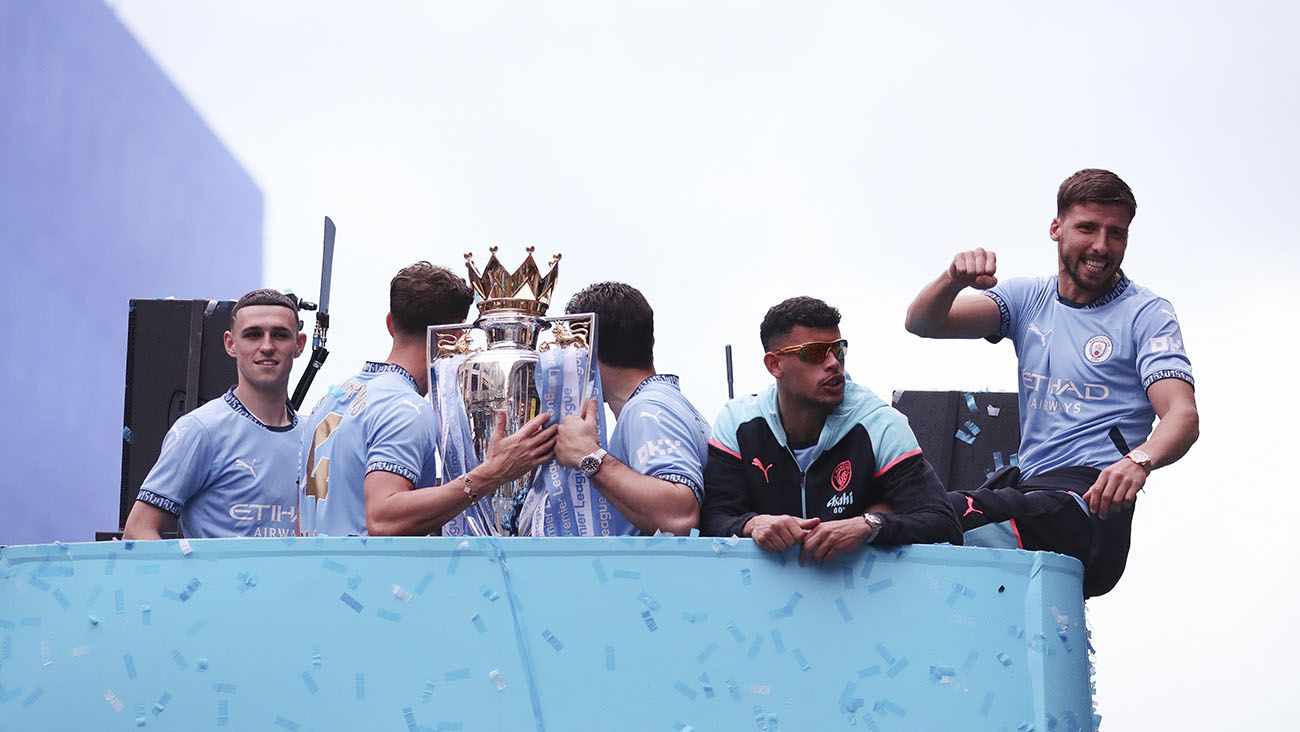 Jugadores del Manchester City festejando el título de la Premier