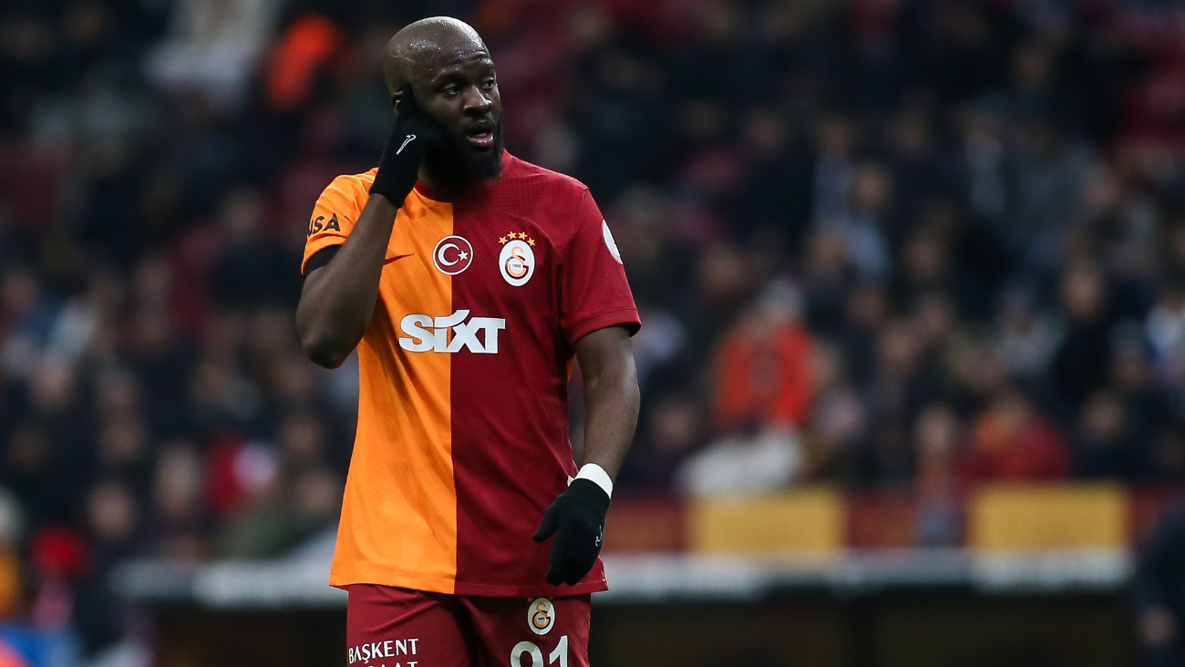 Tanguy Ndombélé en el duelo entre el Galatasary y el Kayserispor en Turquía