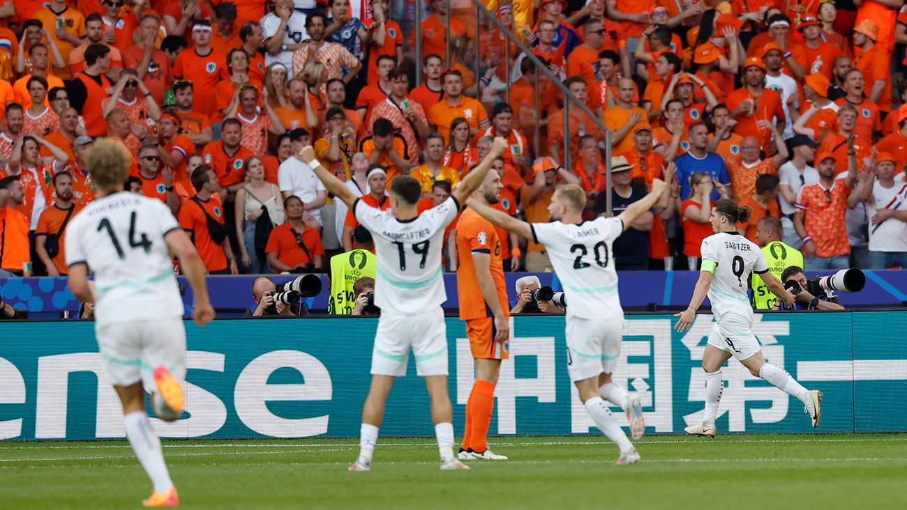 Los austriacos celebrando un gol ante Países Bajos