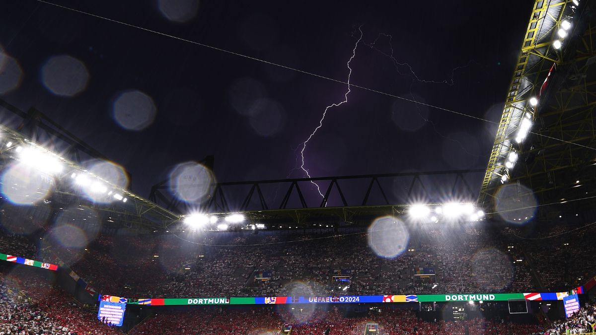 Tormenta eléctrica durante el Alemania vs Dinamarca de la Eurocopa