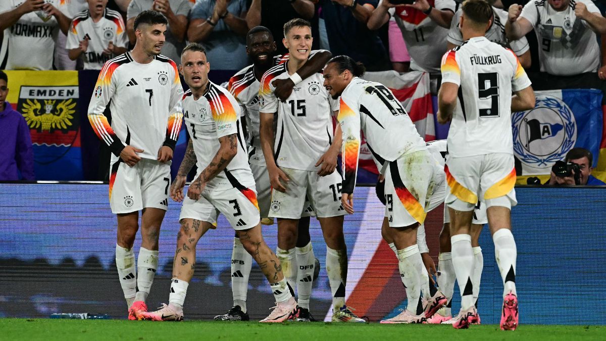 Los jugadores de Alemania celebran un gol
