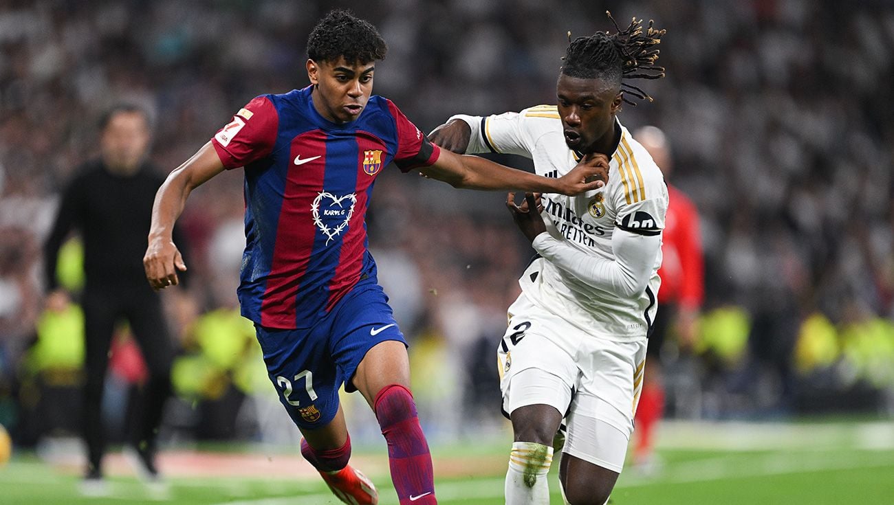 Lamine Yamal ante Camavinga en un Madrid-Barça