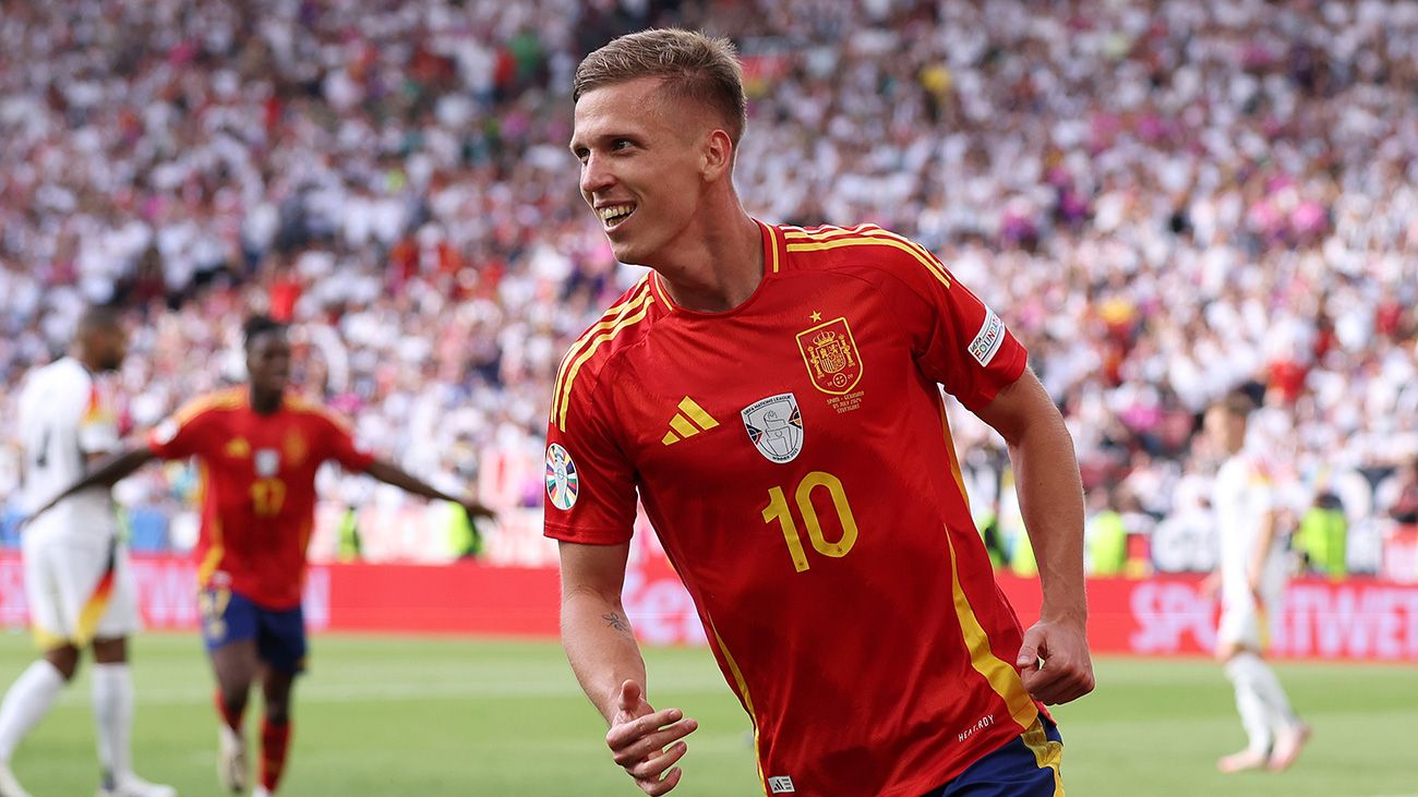 Dani Olmo celebrando su gol ante Alemania