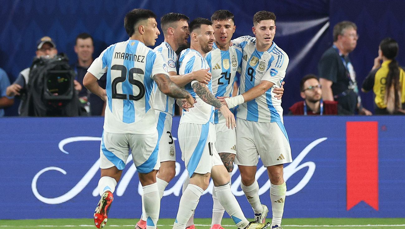 Jugadores de Argentina celebrando un gol