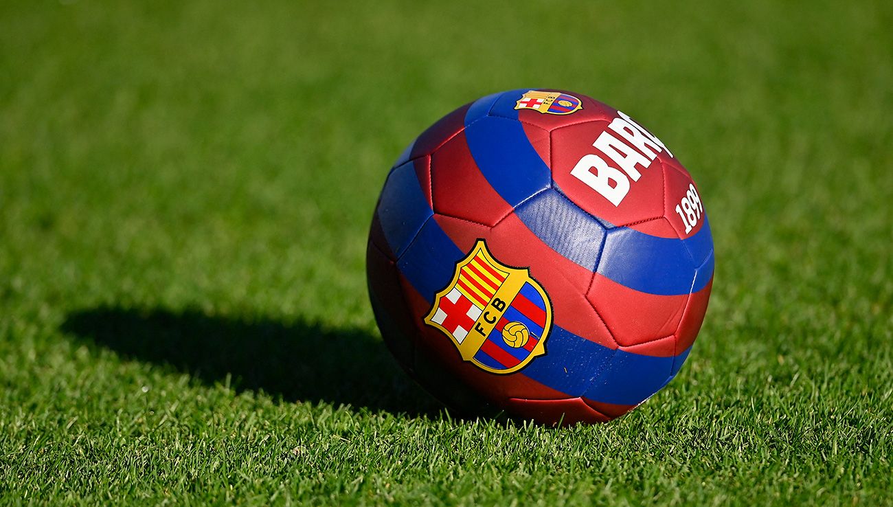 Balón del Barça durante un entrenamiento