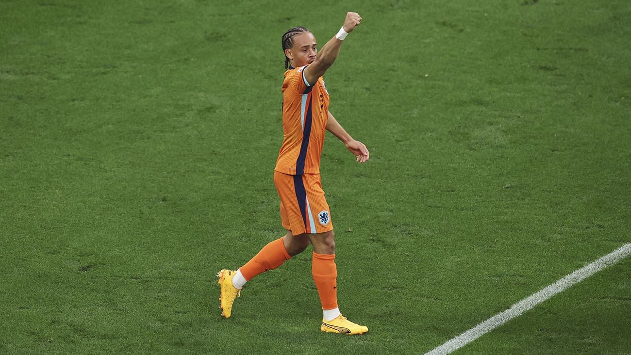 Xavi Simons celebrating his goal against England