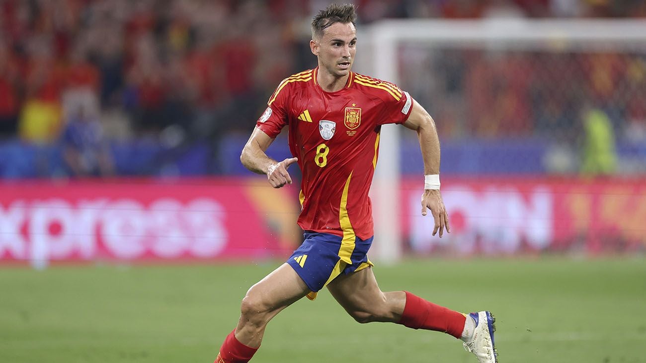 Fabián Ruiz in a match with Spain