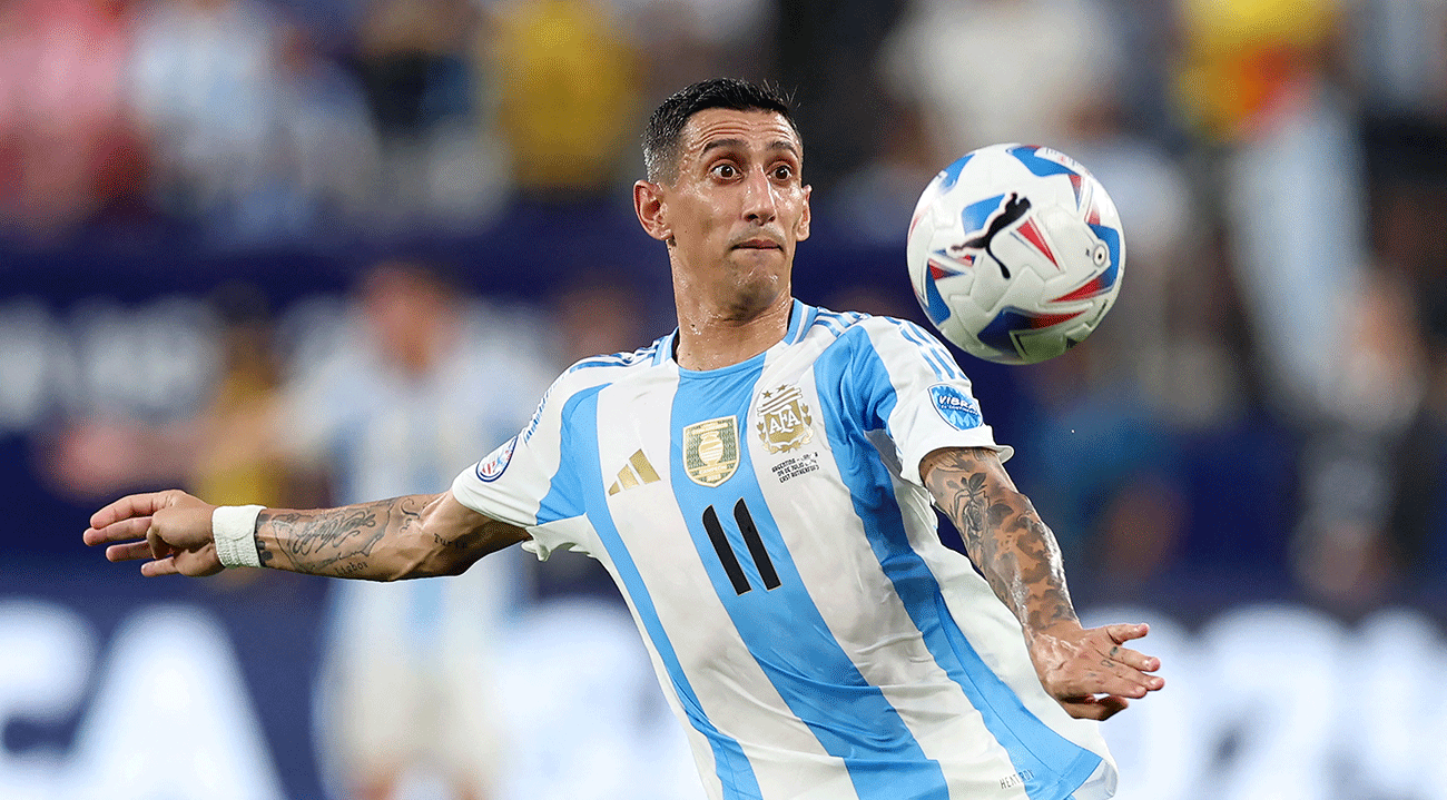 Angel di Maria en un partido de Argentina