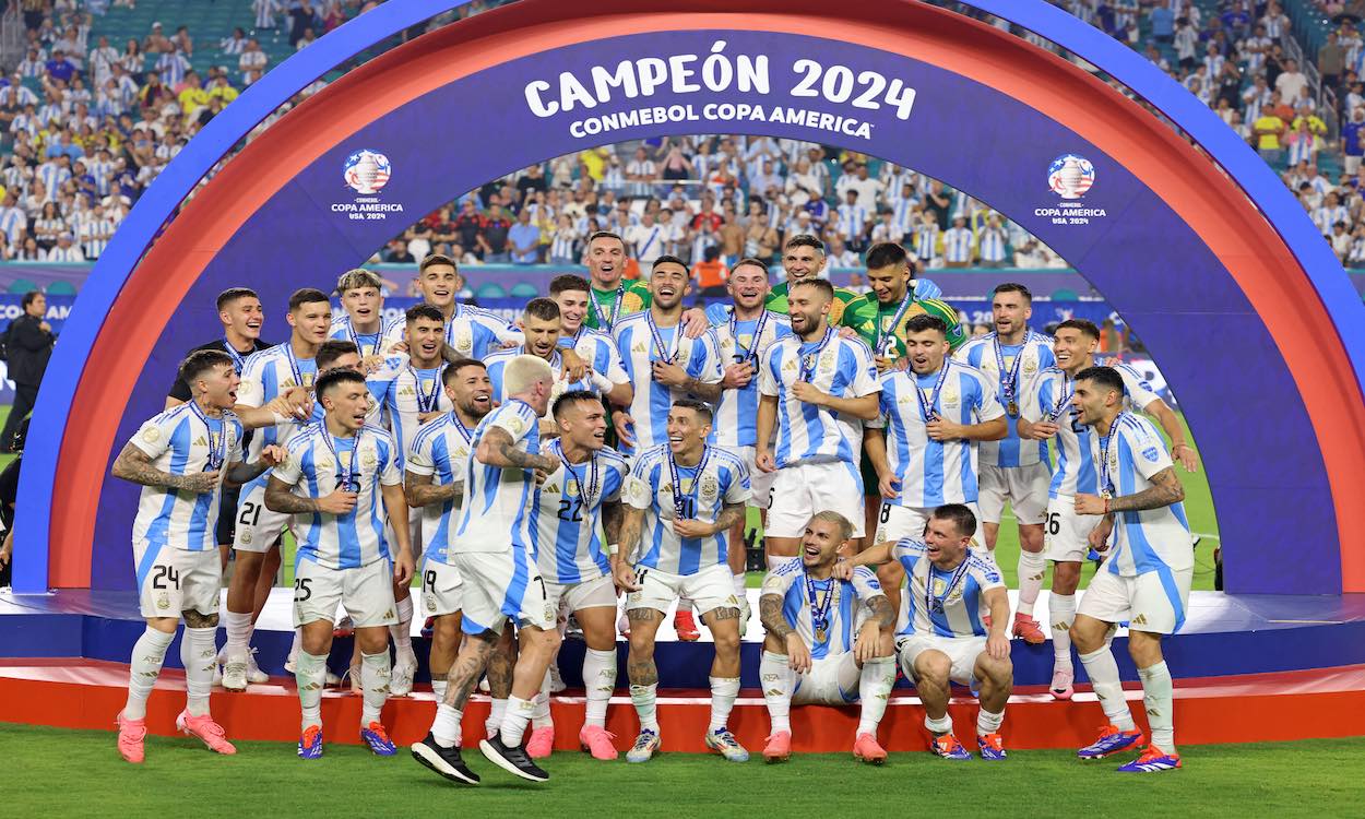 Argentina wins the Copa América (10) with Messi broken and crying his eyes out