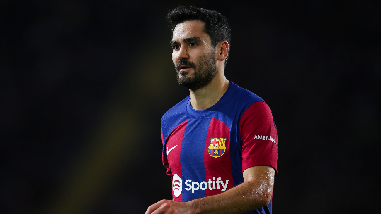 Ilkay Gündogan en el duelo entre el FC Barcelona y el Nápoles en los octavos de final de la UEFA Champions League