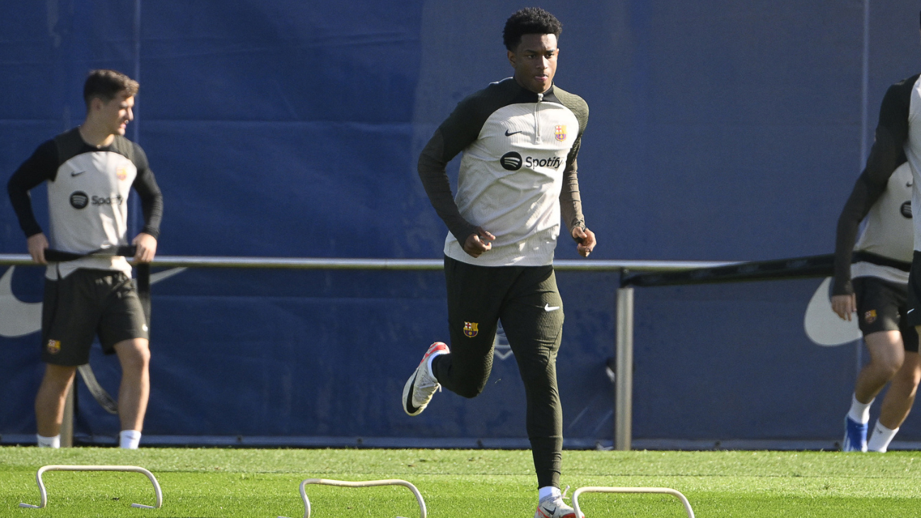 Alejandro Balde y Pablo Gavi en un entrenamiento con el FC Barcelona