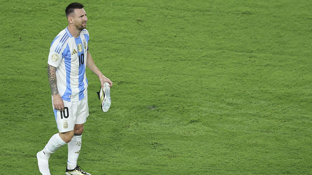 Leo Messi, injured during the Argentina-Colombia (1-0)