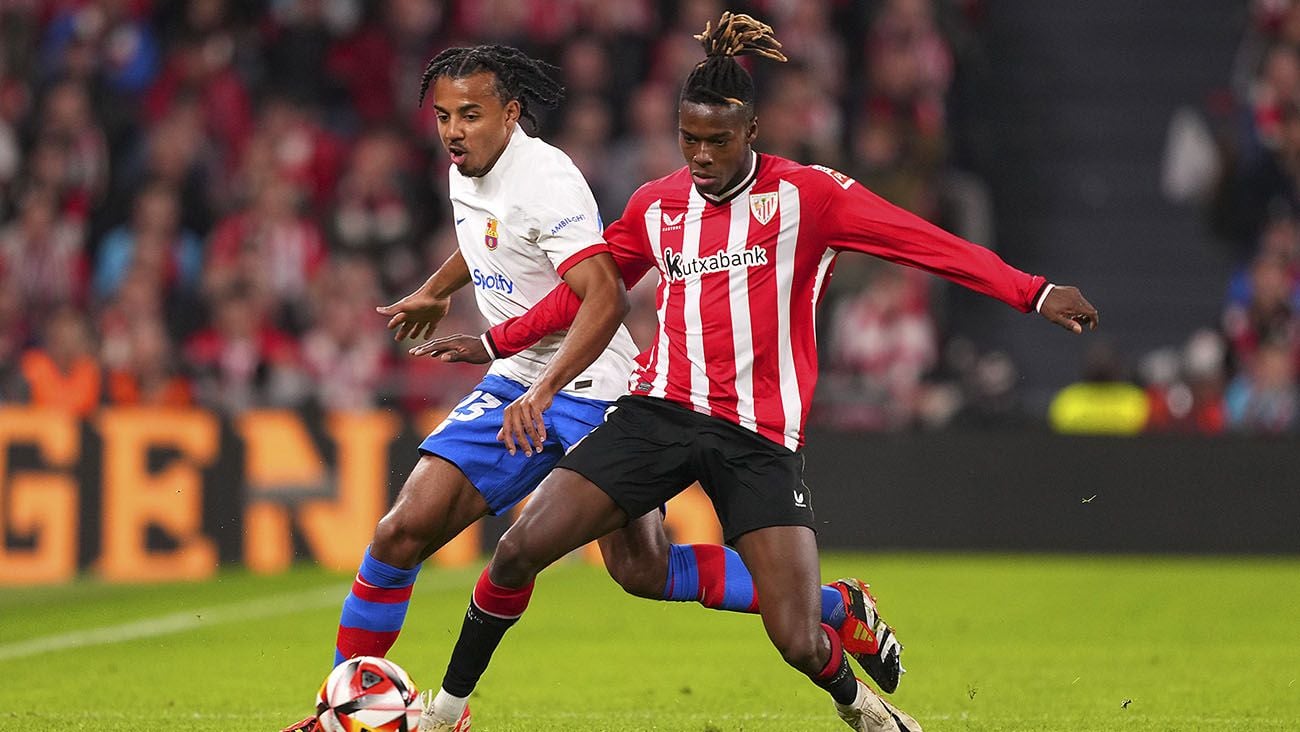 Nico Williams enfrentando al Barça la temporada pasada