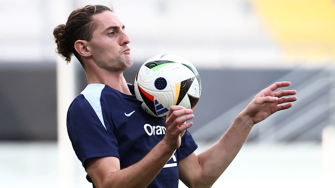 Adrien Rabiot en un entrenamiento de la selección francesa en la Eurocopa 2024