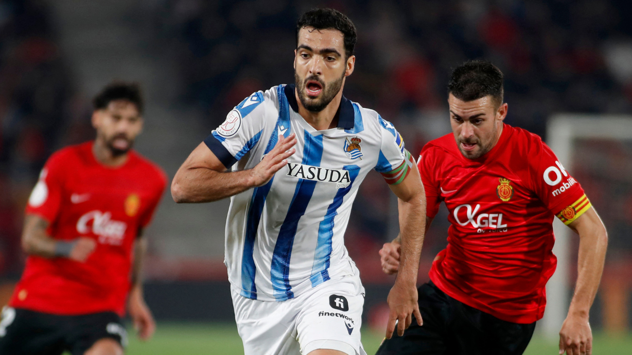 Mikel Merino en el duelo entre la Real Sociedad y el RCD Mallorca en LaLiga EA Sports 2023 24