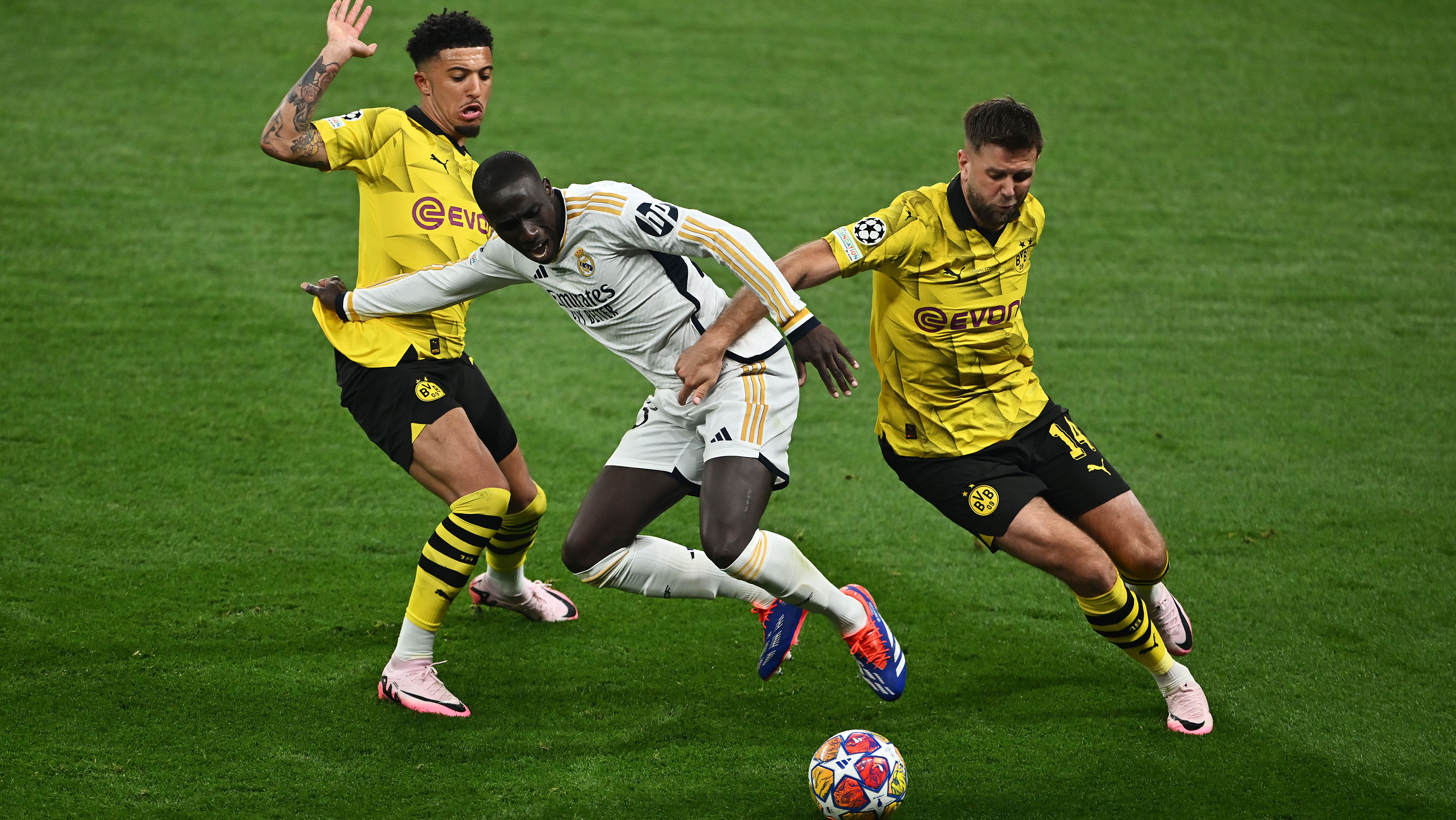 Jadon Sancho y Niclas Füllkrug jugando con el Borussia Dortmund ante el Real Madrid