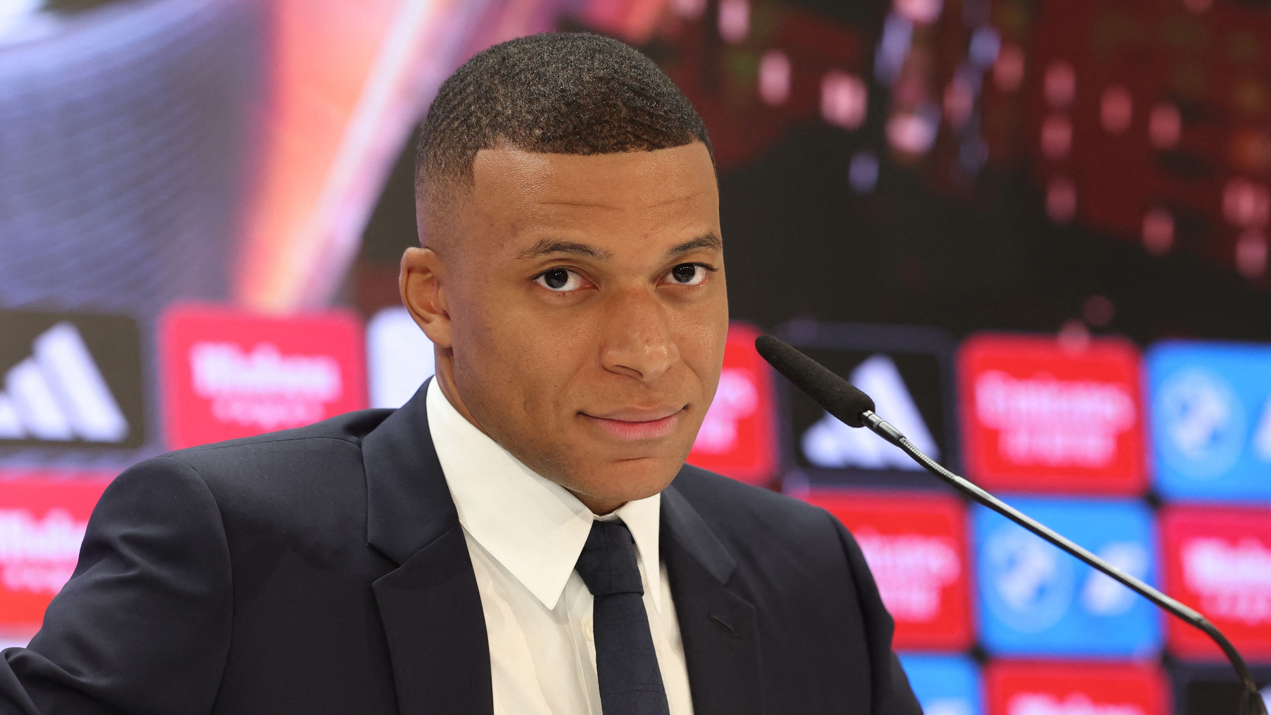 Kylian Mbappé en su presentación con el Real Madrid