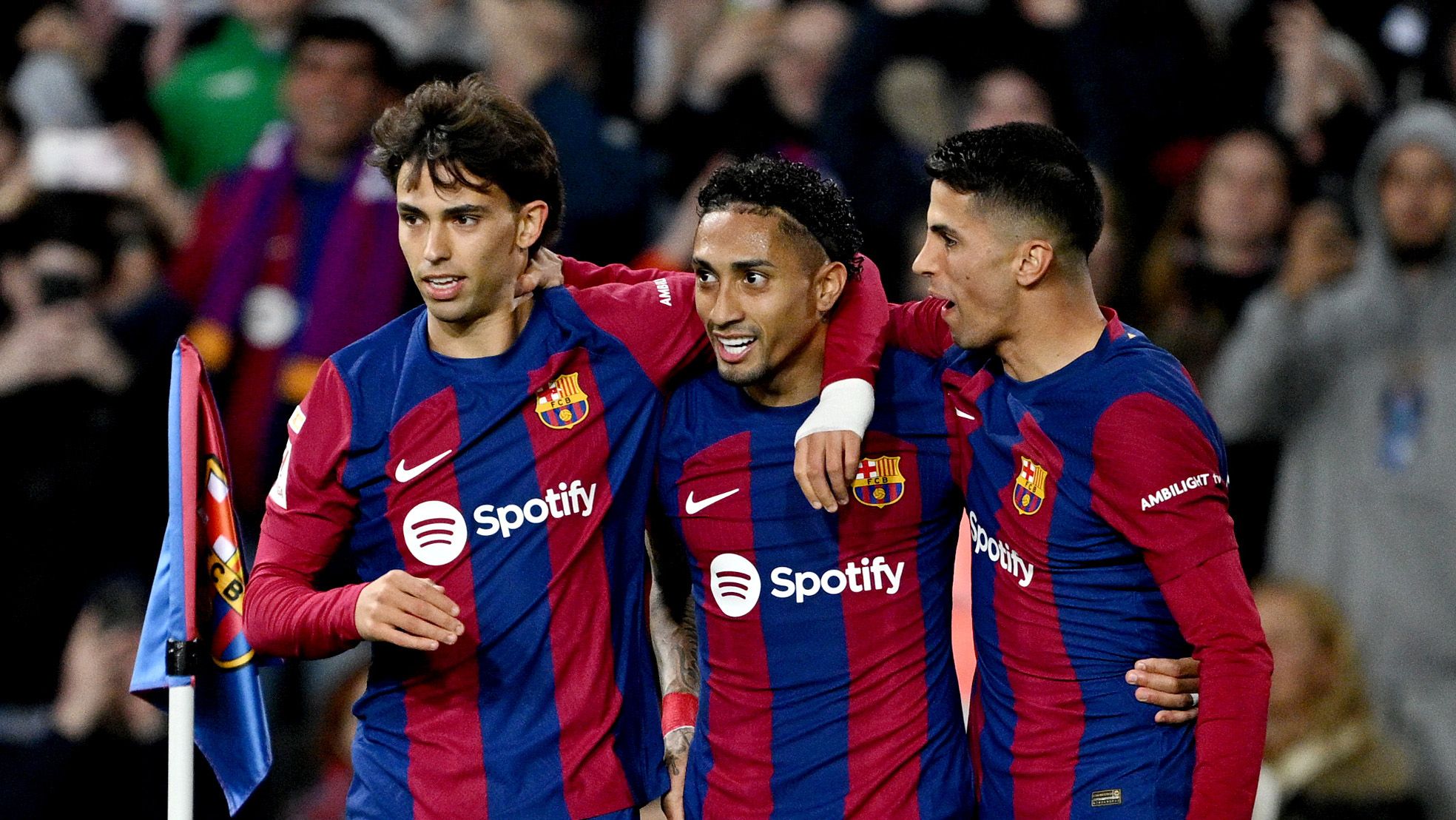 Joao Félix, Raphinha y Joao Cancelo jugando con el FC Barcelona