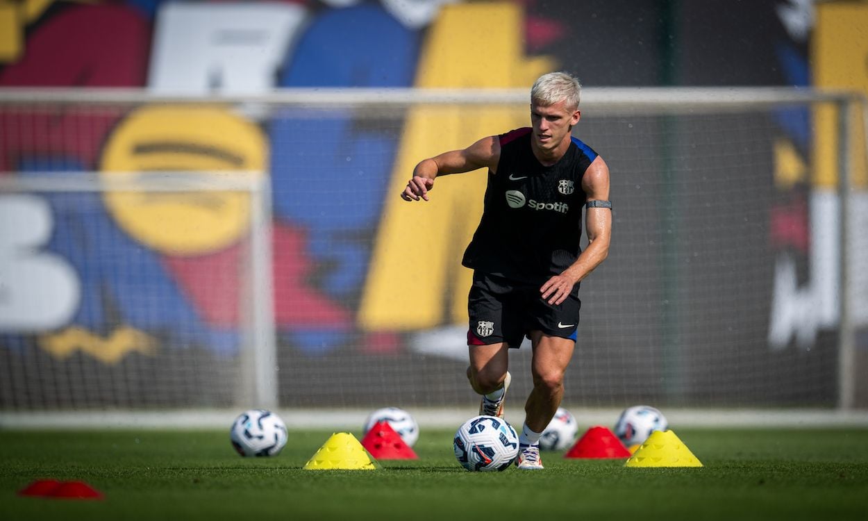 Dani Olmo entrenando con el Barça