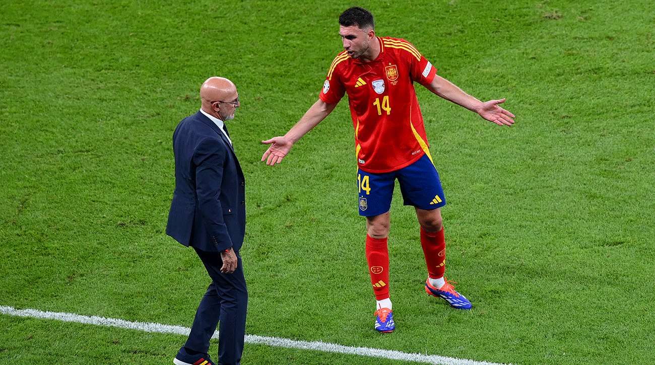 Luis de la Fuente y Aymeric Laporte en un partido de la seleccion de España