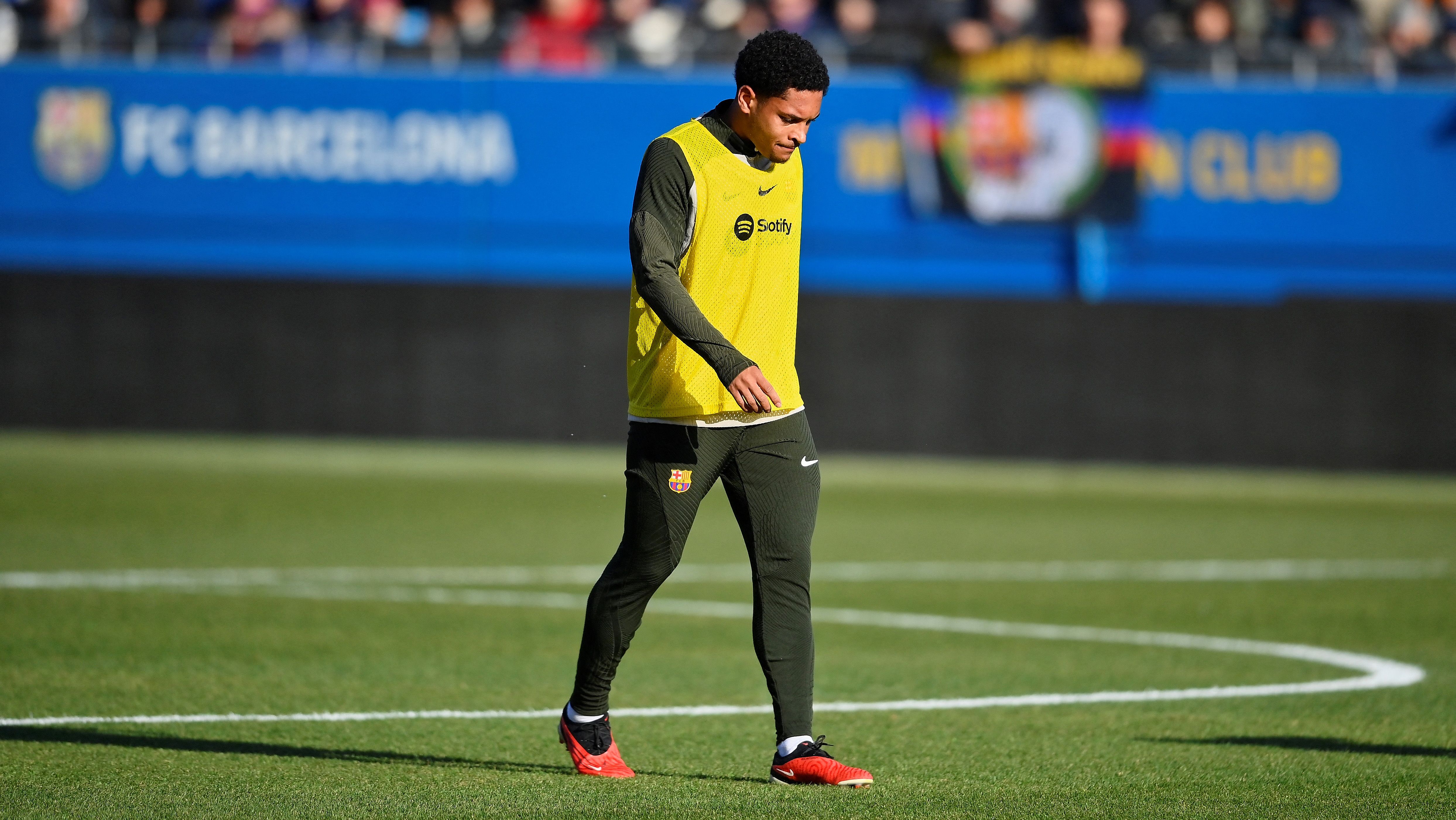 Vitor Roque en un entrenamiento con el FC Barcelona