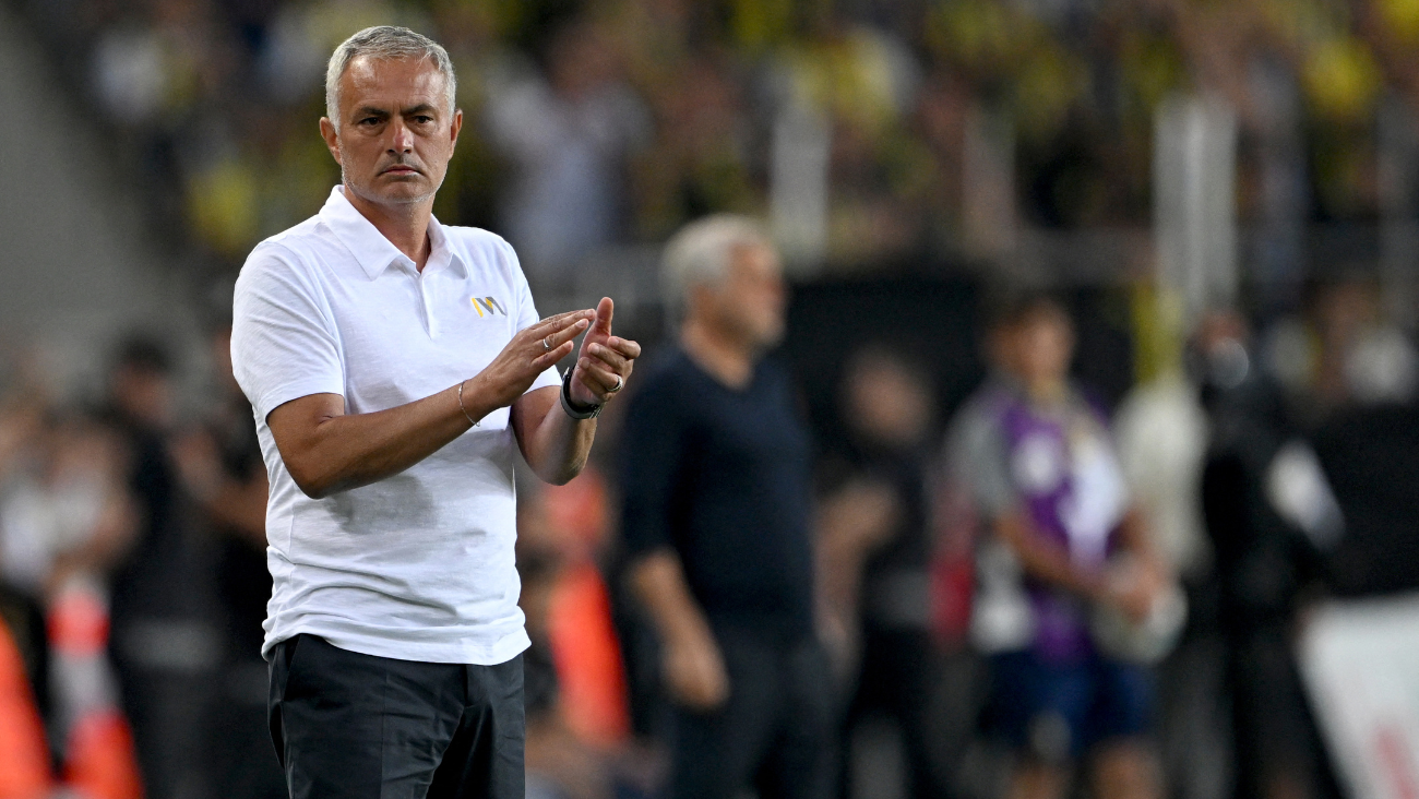 José Mourinho en el duelo de Champions League 2024 25 entre el Fenerbaçe y el LOSC Lille