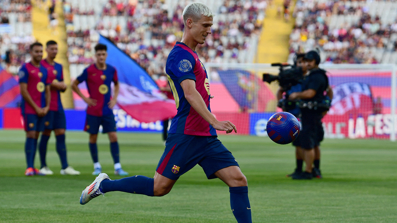 Dani Olmo en el partido contra el Monaco en el Trofeo Joan Gamper