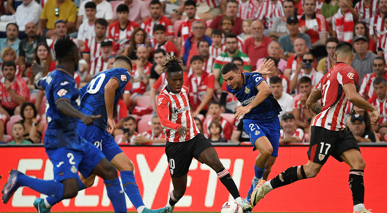 Nico Williams jugando durante el debut de LaLiga