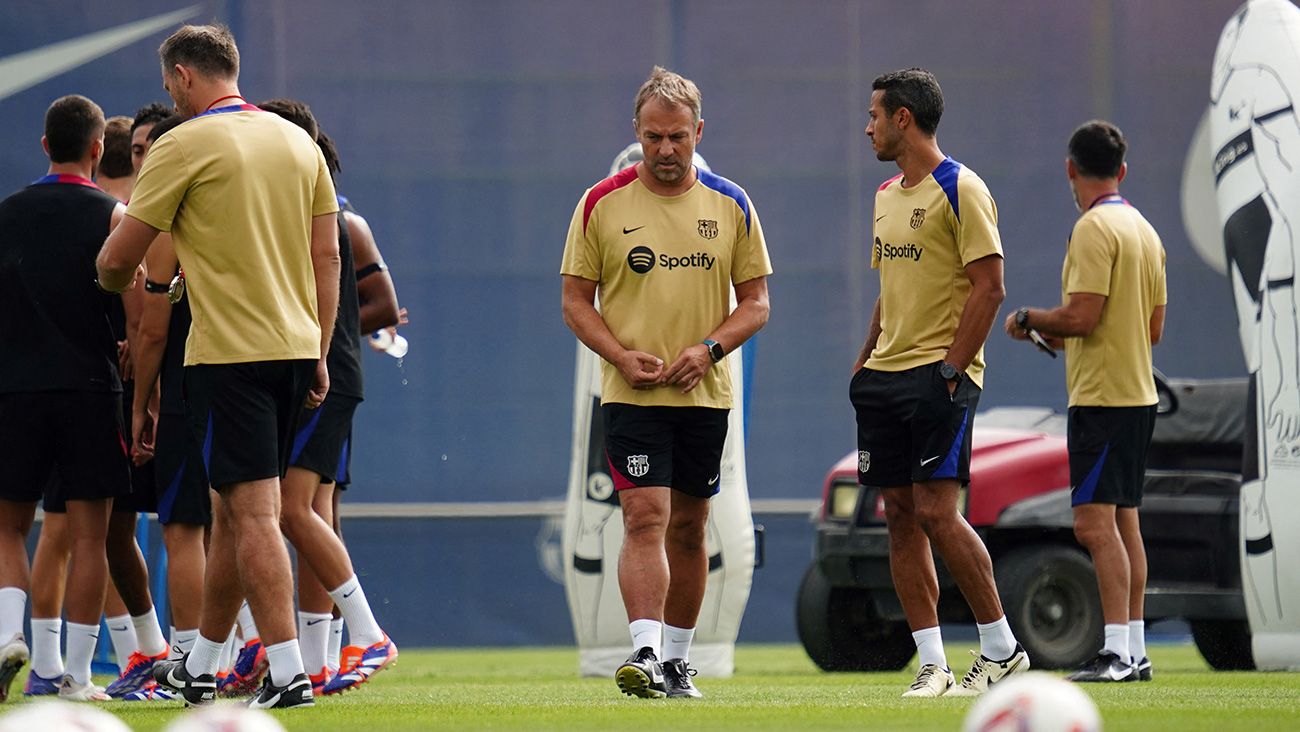 Hansi Flick en un entrenamiento del FC Barcelona