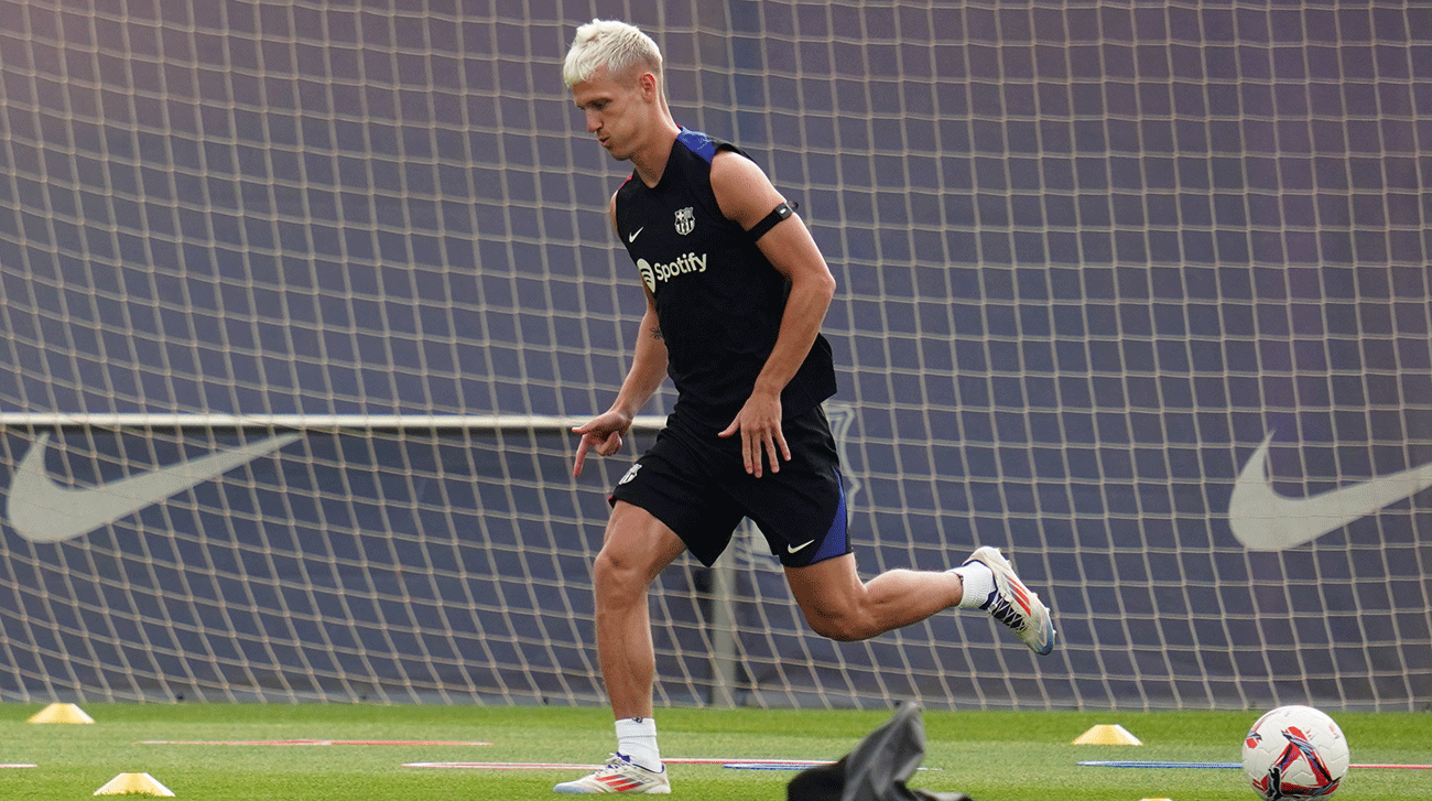 Dani Olmo en un entrenamiento del FC Barcelona