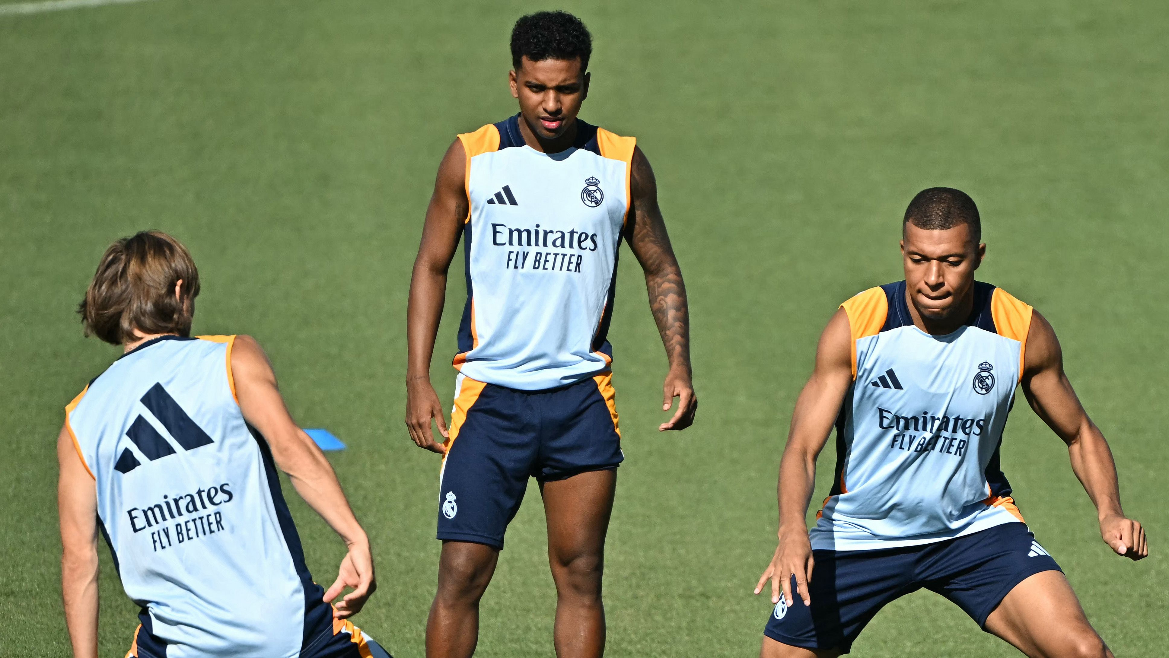 Luka Modric, Rodrygo y Kylian Mbappé en un entrenamiento del Real Madrid