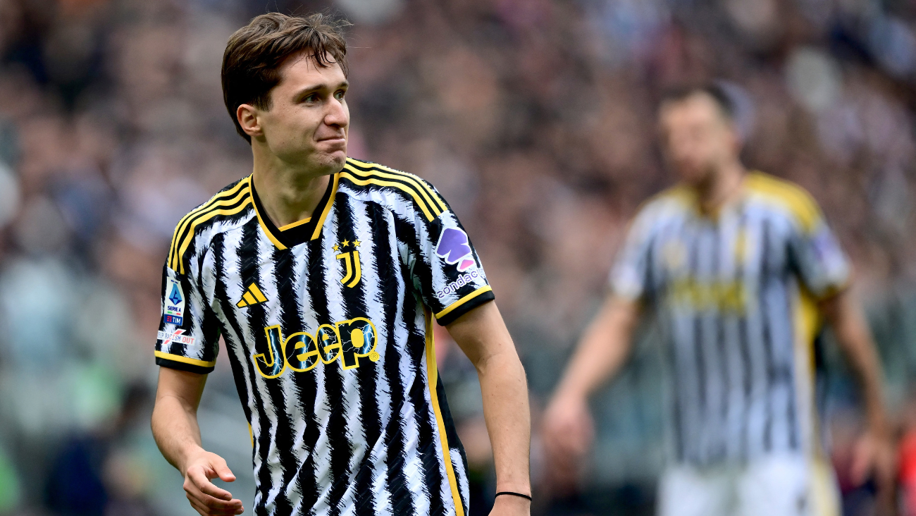 Federico Chiesa en el duelo entre la Juventus y el Genoa en la Serie A TIM 2023 24