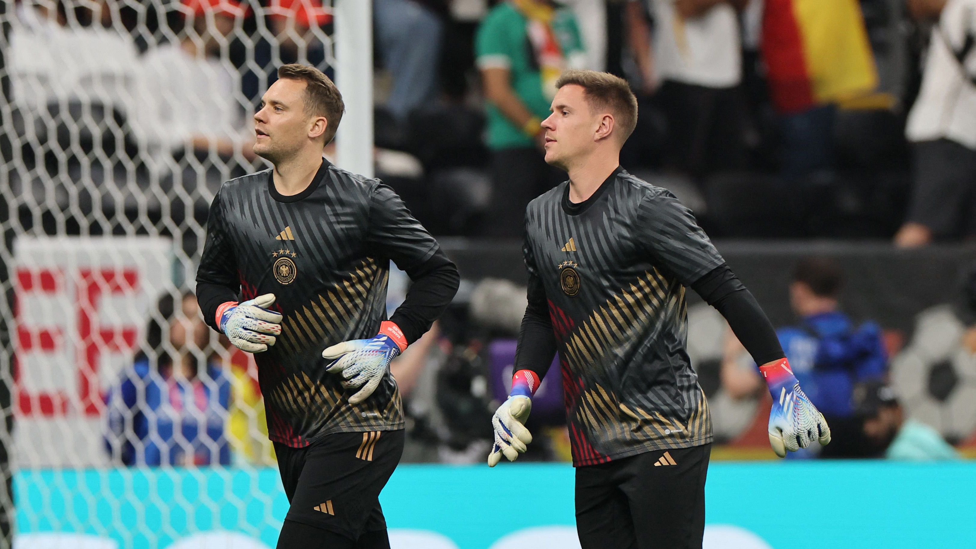 Manuel Neuer y Marc André ter Stegen en un partido de Alemania