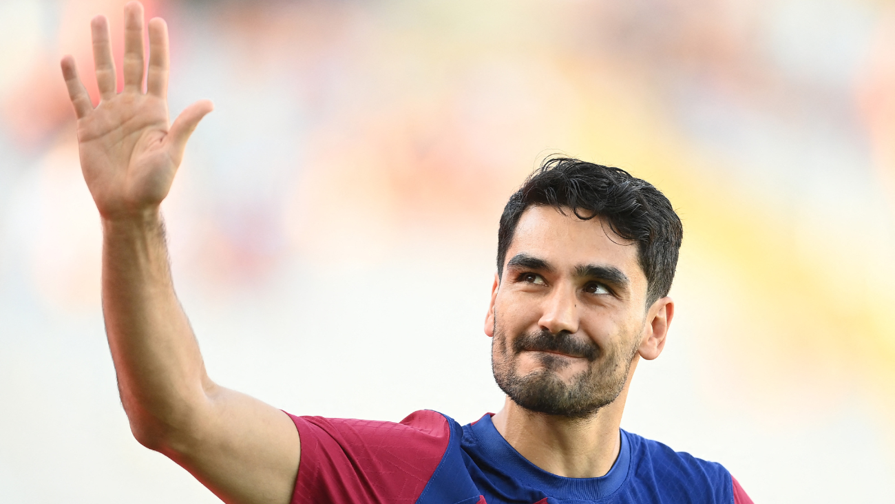 Ilkay Gündogan saludando en el duelo entre el FC Barcelona y el Tottenham en el Trofeo Joan Gamper 2024 25