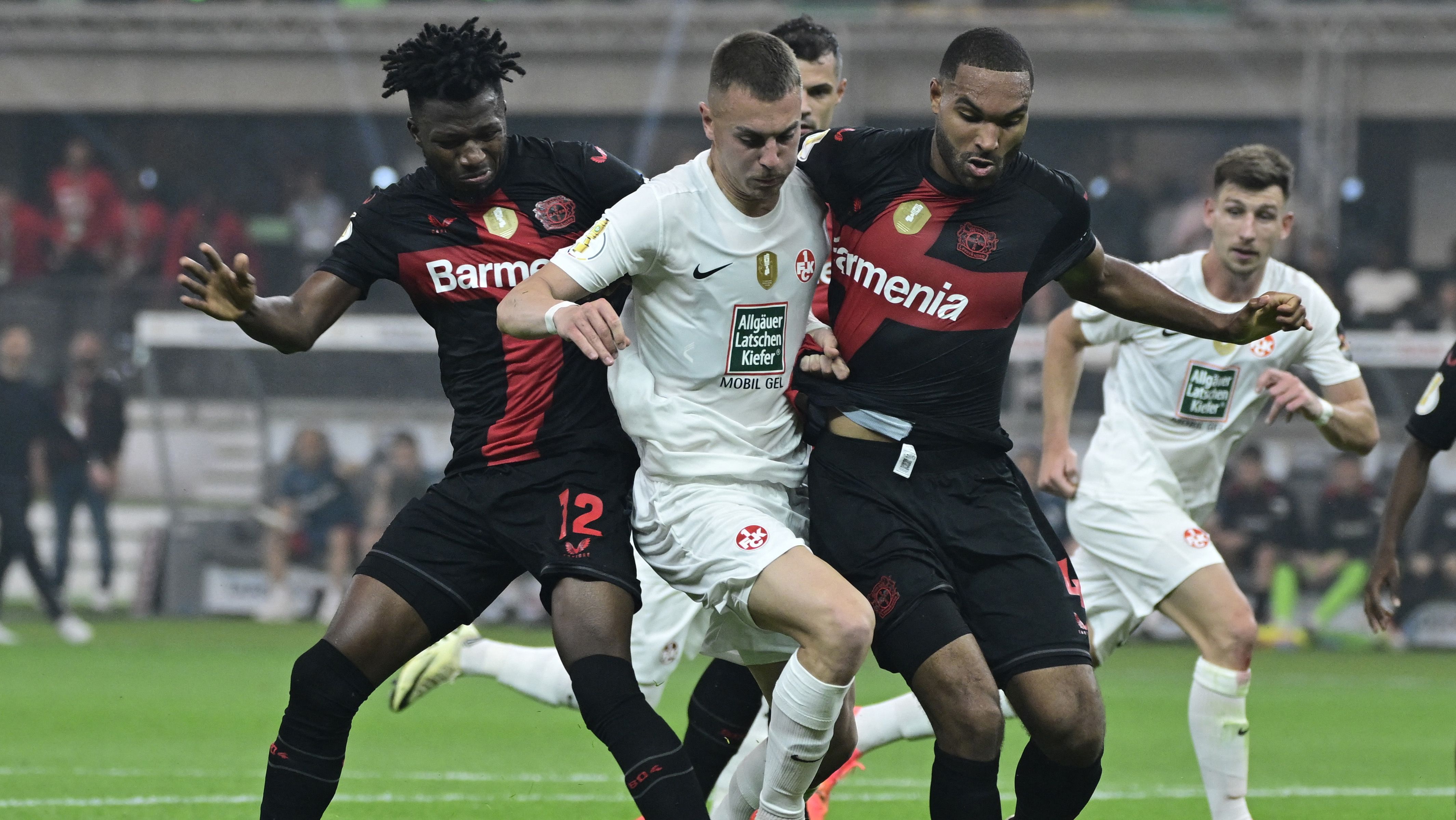 Jonathan Tah en la final de la Copa de Alemania 2024 con el Bayer Leverkusen